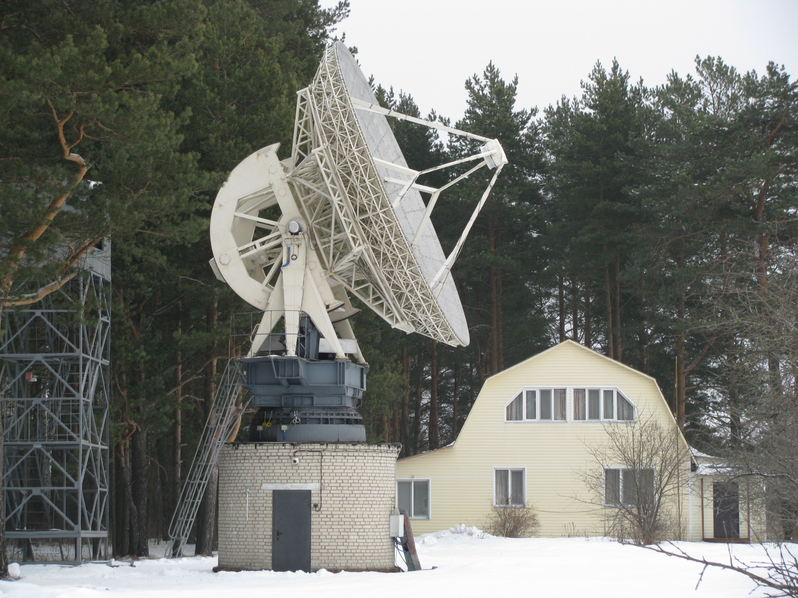 Восточная антенна радиотелескопа <nobr>РТ-7.5</nobr>
